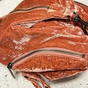 Rebecca Minkoff | Bags | Rebecca Minkoff Julian Crushed  display picture 2